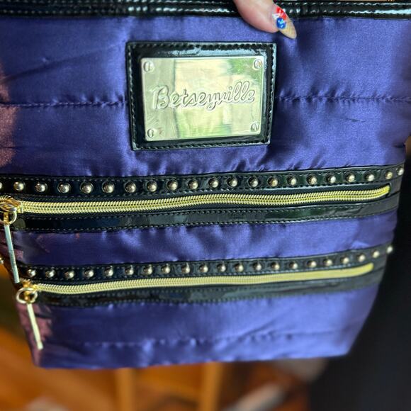 Electric Purple Metallic Betsyville Crossbody Purse - Picture 4 of 12